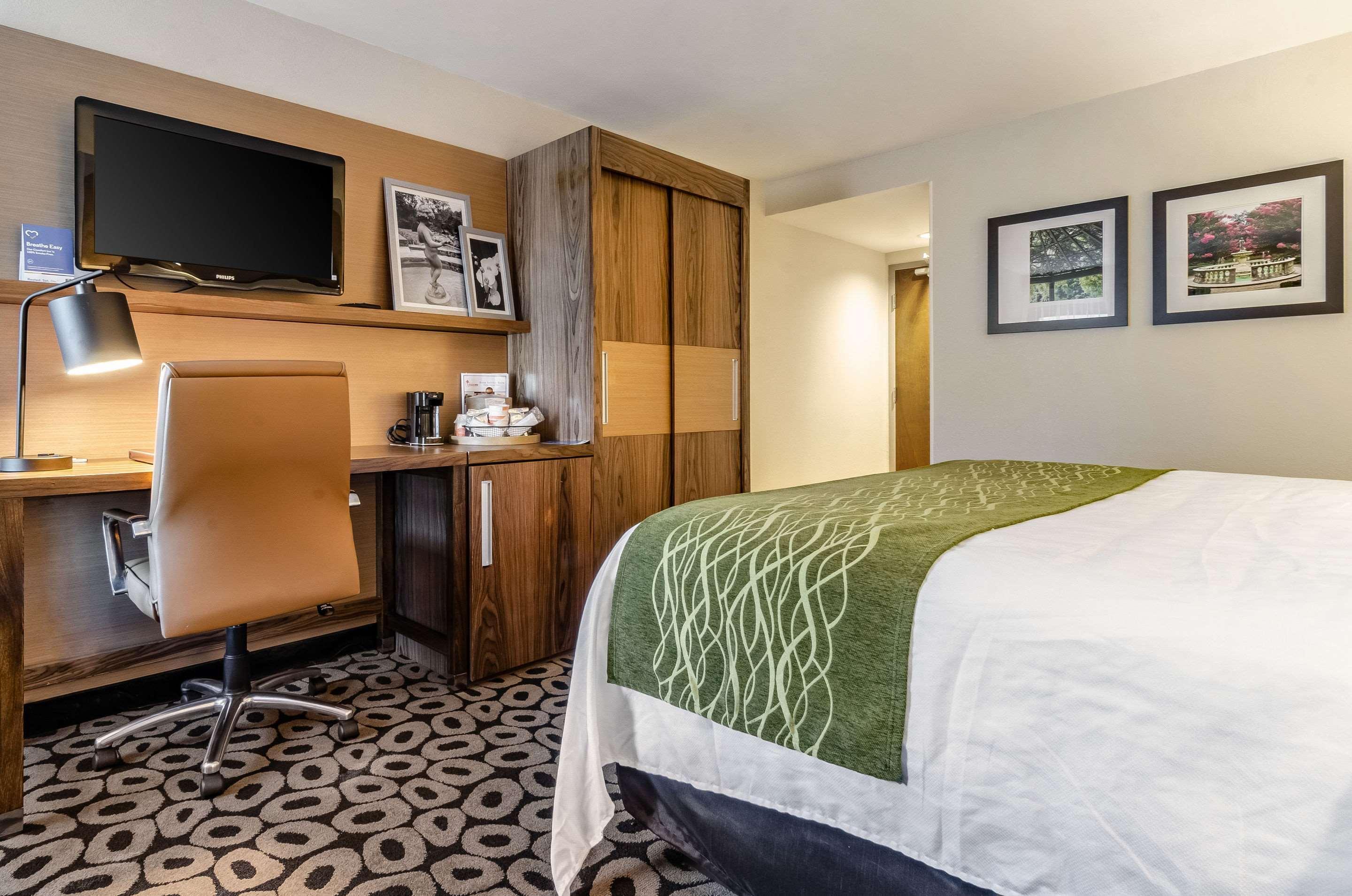 Comfort Inn Raleigh Midtown Экстерьер фото