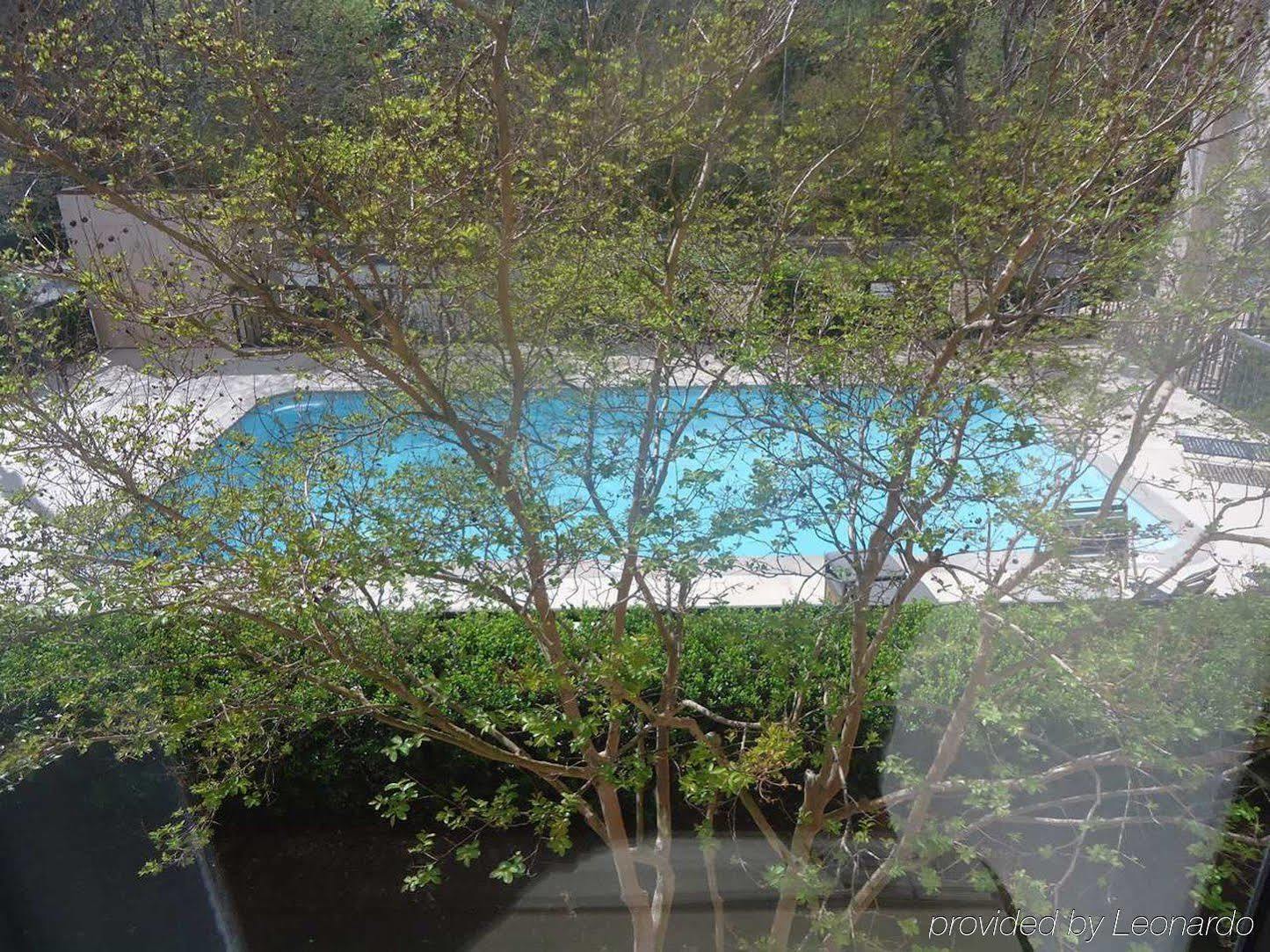 Comfort Inn Raleigh Midtown Удобства фото